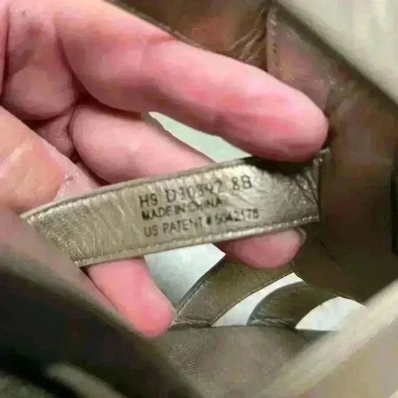 Cole Haan Gold/bronze two tone women’s sandals Size 8B. NikeAir soles - Picture 6 of 7